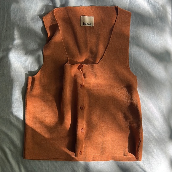 Babaa Tops - Brand new babaa vest no 39 cognac
